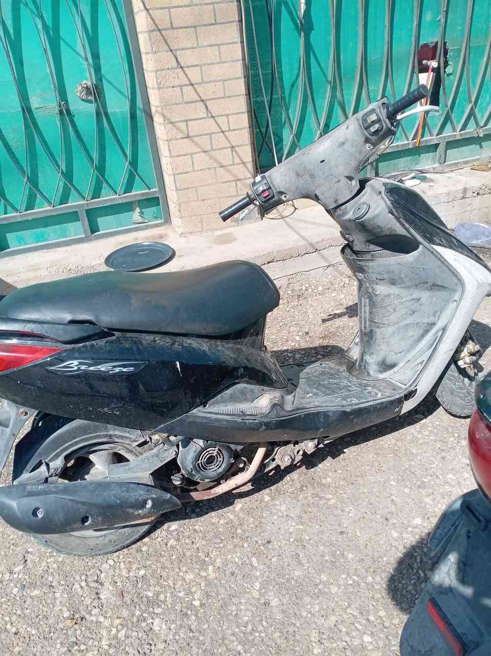 بريز نضيفه جدا ولا فتحوح بيهة برغي ارح بيهة لدوام ورجع وبيه دمام كامل ملاحضه الدراجه لطشت عندي بل طريق ابيعهة ع وضعهة قفل ٢٥٠ مكان الدراجه مدينه سندباد عفتهة بل دوام رقمي ***********
