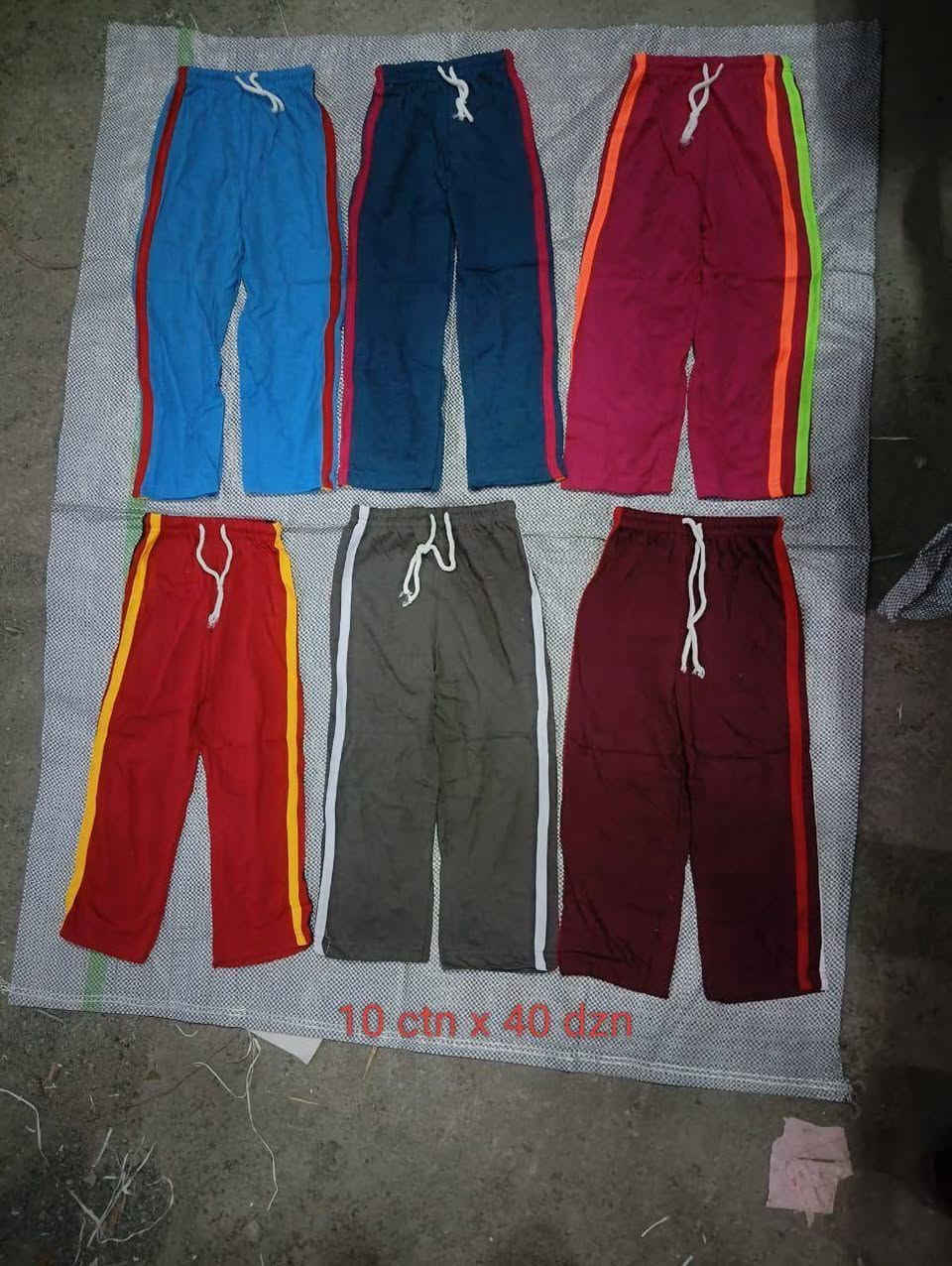 الدرزن ٧ الف بجامه ولادي قطن نوعيه ممتازه شرط الفحص قبل استلام تلبس ٤ او ٥ سنه للحجز ***********
