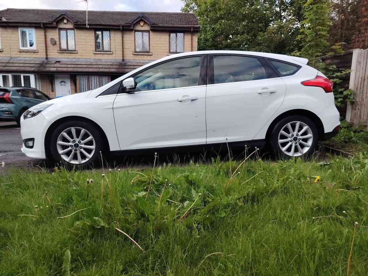 Ford foucs TIANIUM TI_vct powershift, AUTOMATC 1.6 PETROL ULEEZ FREE ,car has done 78k on the clock this car is the  family car we have this car for last 5 year we look aftar this car very will, mot over 3 month i can put 12 month fresh befor go,No issue with car  at all, drive very smoothly lovely Family car  , we have new baby. We bought 4 x 4 car. We no longer need this car, we are decide to sell it , serious buyer more than welcome, this car come with V5 2 key , full navigation system, Bluetooth hands-free window, electric mirror,*********** Manchester, Lancashire
