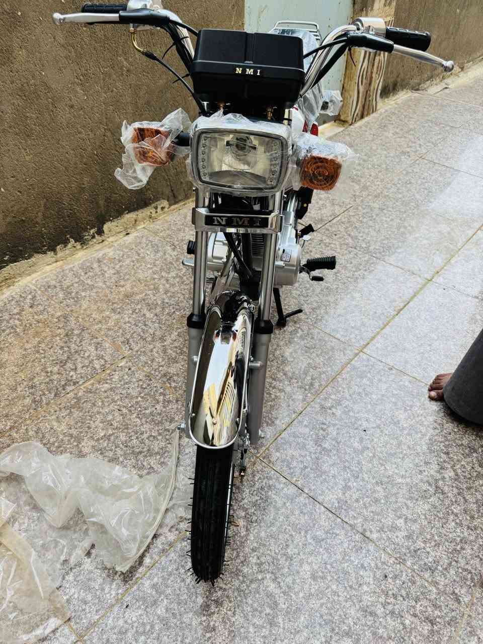 دراجة نامة 2023 مماشيه زيرو بعدهي بدهن الشركةالسعر 1350 مليون و300وخمسين رقم صاحب الدراجه 0786 697 4718

