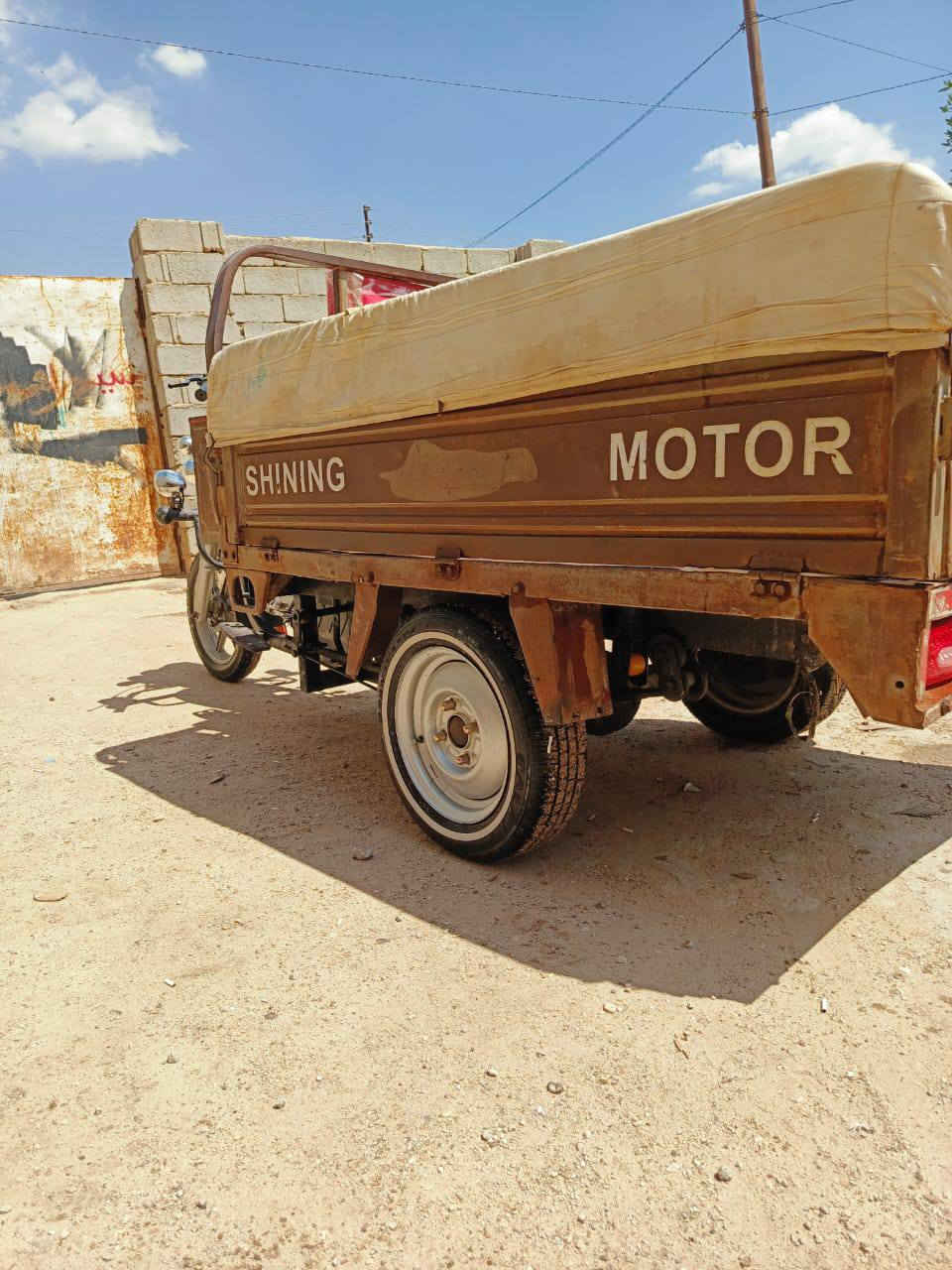 سلام عليكم ستوته للبيع موديل 2014اوراق اصوليه بيه مكينه 25صارله 20من شاده ستوته برغي مذب عليه كامله مكمله مكان كربلاء الرقم ***********اتصل ودلل
