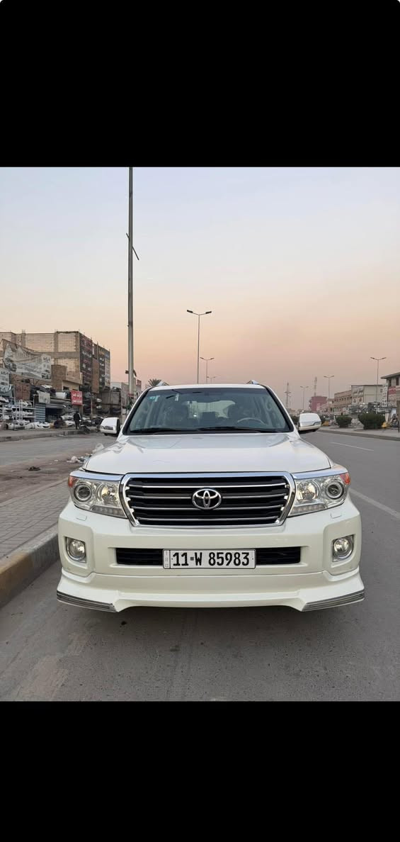 سلام عليكم لاند كروز 2015 
6 سلندر 
قطعتين صبغ 
بغداد 
***********
