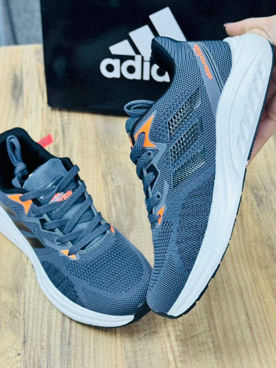 السلام عليكم تصفيه بيج بضاعه رجالي ماستر كوالتي اي قطعه 15 الف رياضي خفيف فيتنامي
غير ملبوس

يوجد توصيل

سلبر كعب تركي اصلي 
شلعه هم ابيعهن 50 قطعه 

***********
