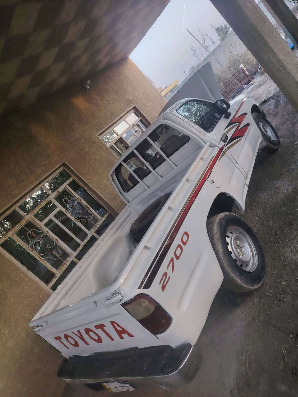 سلام عليكم بيكم موديل 2000 مصبوغه عام  مابيه اي نقص تخم تاير مكينه لاتنقيص ولا تبخير بسم عمي  العنوان واسط النعمانيه *********** السعر 80 بيه مجال رقم قاديسه
