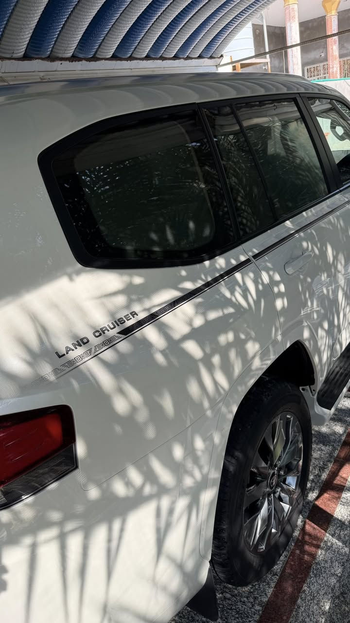 السلام عليكم للبيع لاندكروز 2024 ضمان شركه ساز رقم اربيل انكليزي تريد تحويل وكاله شنو اليعجبك ماشيه 12 الف حقيقي بشرط ع الفحص حته الدهن تبدل مجاني بشركه ساز السياره كفاله من كلشي أخت الزيرو كفاله ضربه وصبغ وتبديل وبارد وشخوط وحتا الرصعات سياره شرط كارتون واحله من الصور محرك توين تيربو مواصفاته معروفه ماحاجه اذكرهن شاشات تطبيق شاشه جبيره وباقي المواصفات معروفه عنوان السياره البصره سعر 725$ للأستفسار ***********
