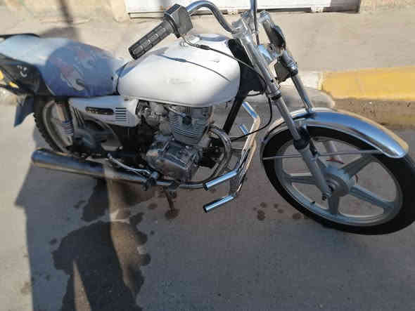 للبيع دراجه سيفون محرك خير من الله وراق كامله سعره 250 وبيه مجال الطيبين بكان ديالى كنعان رقمي ***********
