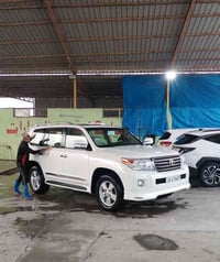 لاندكروز 2012 ابريمي اصل المرايه القلاب مايحتاج اذكر موصفاته معروفه  ف...