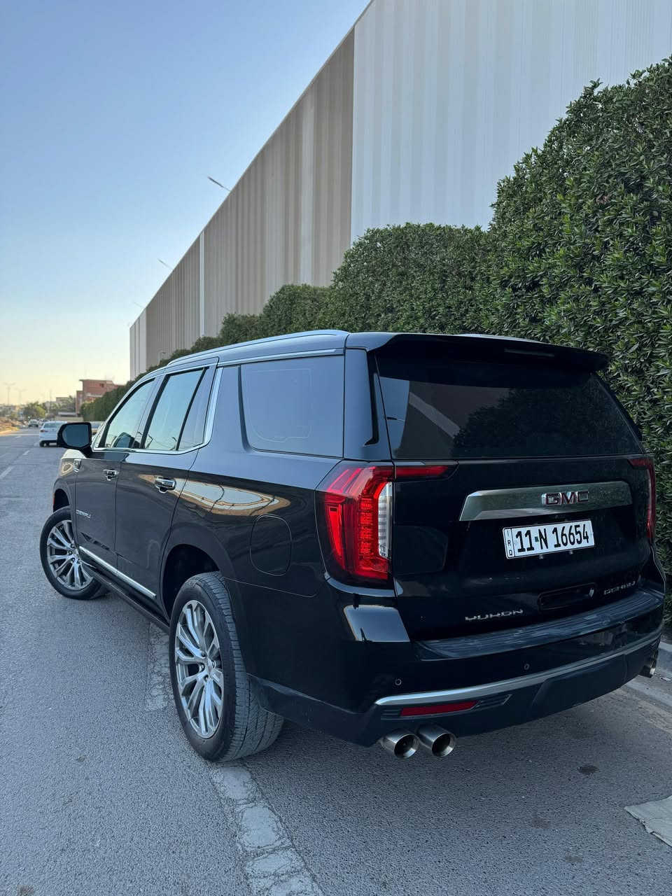 السلام عليكم
للبيع جمسي (GMC) دنالي اعلى فئة موديل 2023 خليجي وكاله ماشية 42 الف فقط فول فول مواصفات للاخير رقم بغداد دولي بأسمي 
مواصفاتها 
بنوراما
بصمة
جكات 
رادارات 360 درجة
اربع كامرات محيطية
كراسي كهرباء وتدفئة وتبريد وخزن ميموري
شاشات خلفية
صندوق كهرباء
وبقية المواصفات المعروفة
مكينه كير كفاله 
مكاني بغداد 
السعر 562
***********
