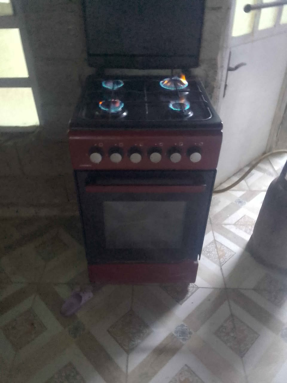 سلام عليكم طباخ البيع شغال الفرن شغال مستعجل على البيع سعره 65الف مكاني الزعفرانية يم عمارات سعيده *********** بغداد, العراق
