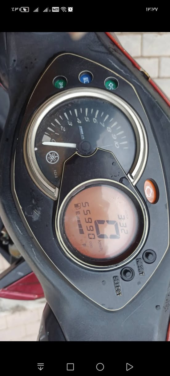 السلام عليكم
(اعادة نشر بسبب ابوعود الكاذبه) 
للبيع دراجه سكنس فحل 
نوزل طلاعات مكينه 52 (ما مزوده )
شغاله نكره سلف هندر 
كهربائيات كلها شغاله 
رون شغال كيج سرعه شغال كيج بانزين شغال سعر 400 وبيها مجال للاستفسار *********** مكاني سامراء
