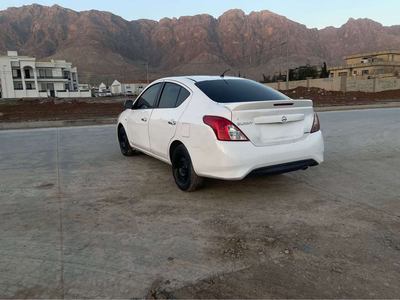 سڵاوی خواتان لێ بێت نیسان سنی لاکشمیبای مۆدیل ٢٠١٦ سەیارەکی جوان و رێک و پێکە ٥ بۆ ٦ پارچەی بۆیاغە سەقف و شانی نیەتی تۆزێک ناو گرتنی هەیە لە پێشەوە سەیارەکی بێ مەسرەفە رەقەم و سەنەوی و رێگاو ژینگە وبانی تەزەیە تا کۆتای ٢٠٢٨ بە ناو خۆمە رەقەم سلێمانیە گێڕ و مەکینە وتەحویل و وەکالە هەمووی بە شەرت سەیارەکە نرخی مناسبە بۆیە کە موشتەری نیت سەری خۆت و منیش مەیەشێنە بۆ پرسیار کردن
شوێن ڕانیە
نرخ ٨١ و کەمێک مەحامەلەی تێدایە
0751 807 6915 رانية, السليمانية
