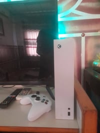 اكس بوكس سيريس اس • ملحقات أصلية • استعمال قليل