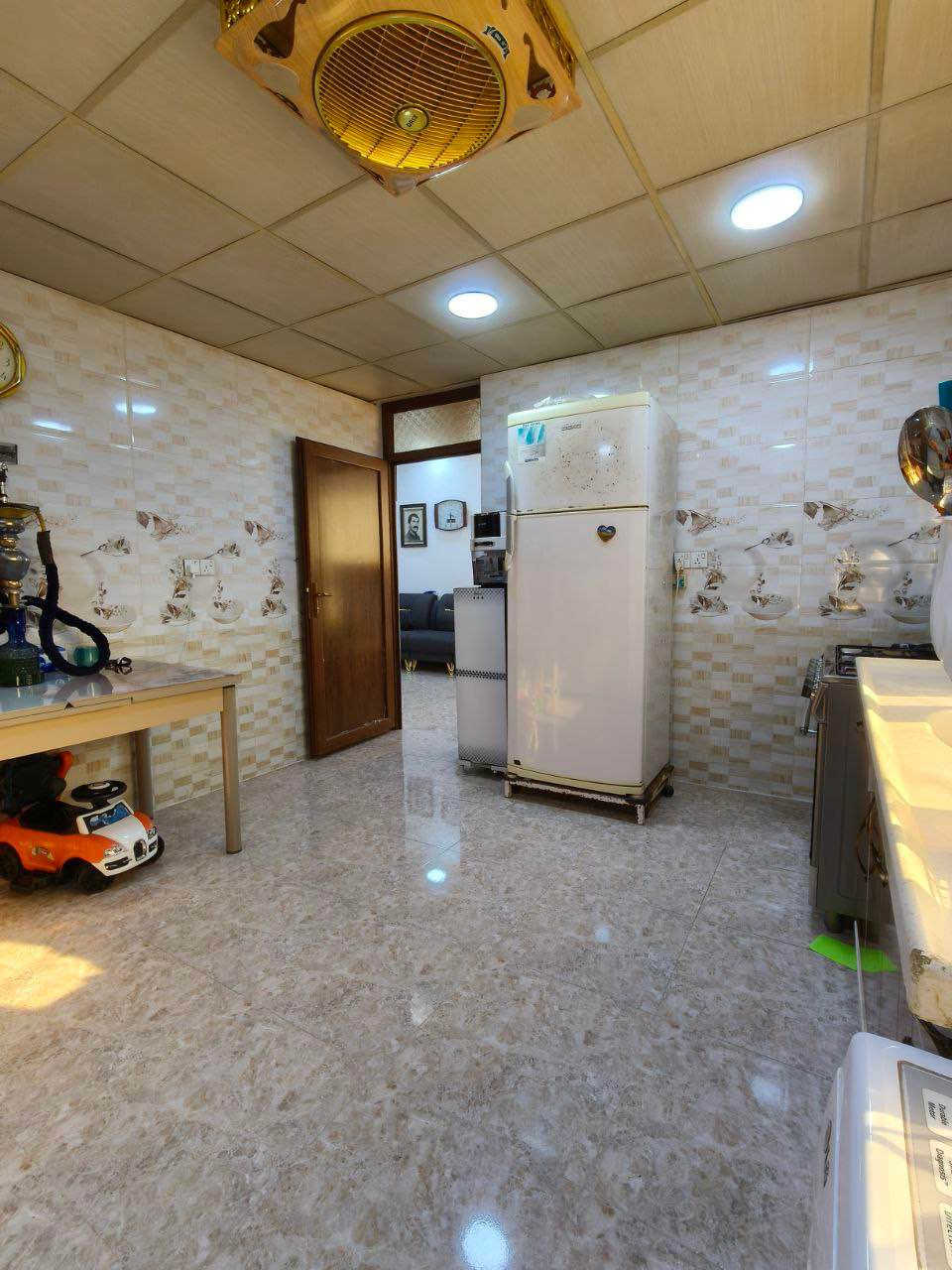 فرع ميك ميك فلكة اخوان
مساحة 155 متر
واجهة 12.10
عمق 12.50
ط اول غرفة غرفة ضيوف و هول مطبخ و نشتملات
ط الثاني هول مطبخ غرفة نوم و مشتملات 
درج داخلي و درج خارجي
سعر 155 مليون 
شيرزاد عقارات
للاستفسار اكثر اتصل علي الارقام التاليه
***********
***********
* نستقبل جميع عروضاتكم السكنية 🏠 والتجارية 🏡 بكافة مناطق 
او زيارة مكتبنا 
ع سايدين مركز شرطة رحيم اوه مقابل صيدلية پار كركوك, العراق
