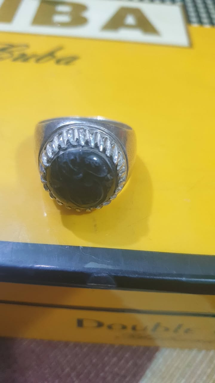 للبيع ٢ شفه يمانيات واحد زمرد واحد ترومالين الاصلي واحد در مصور اسم محمد   ص   كلمن وسعره اتصال ***********
