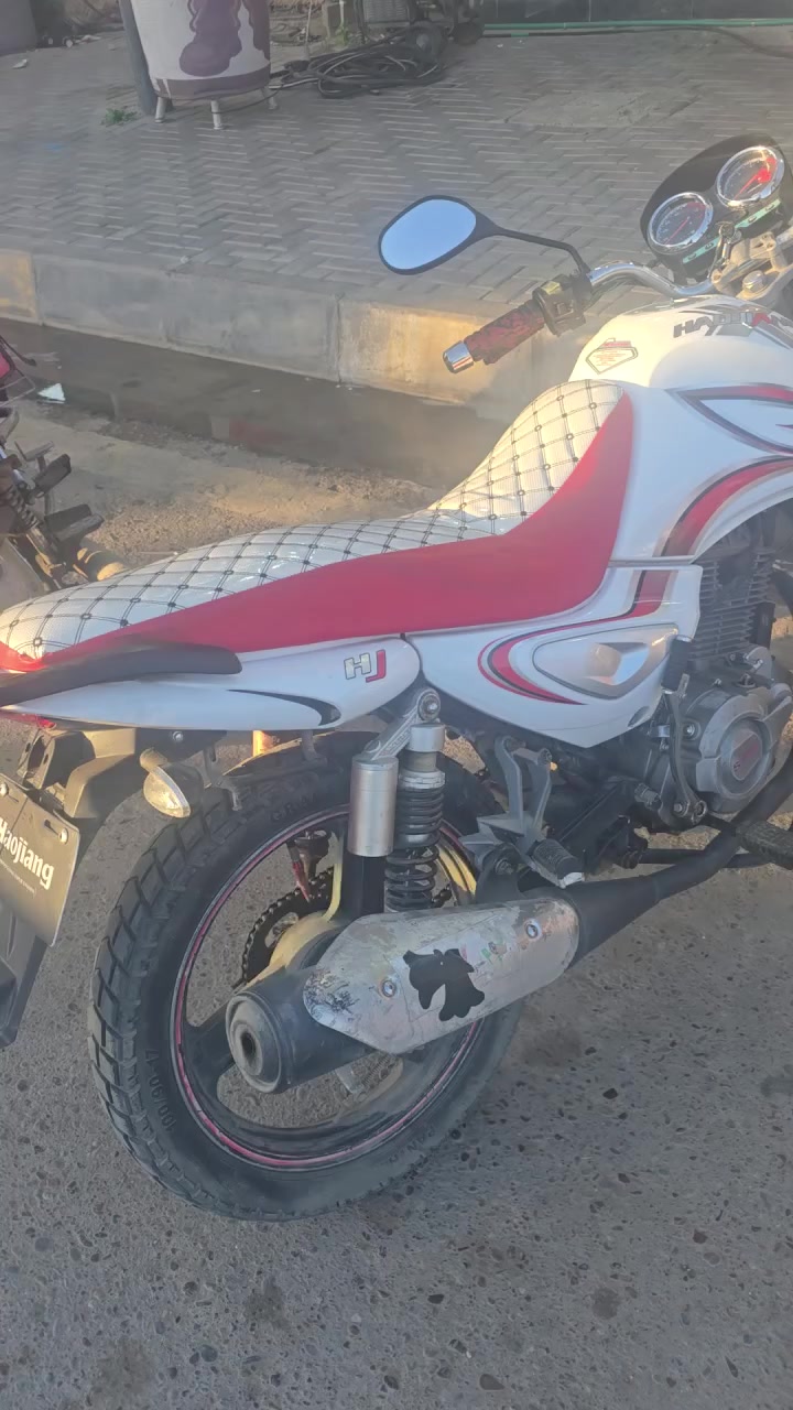 اريد اراوس بستوته. اللي عنده ينزل بالتعاليق. سنكي 2016 نظيف كل شيء شغال بيه.
***********
