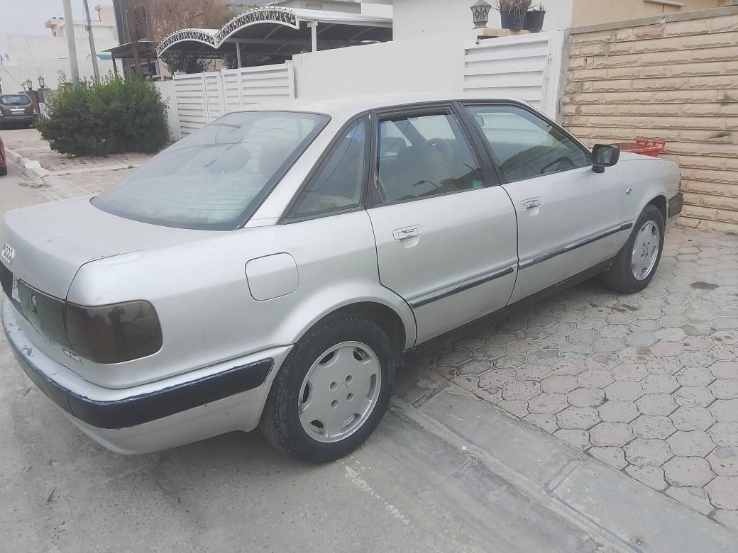 سلام عليكم سيارة أودي لبيع سعار 11ورق بي مجال بسيط لشراي ما بيع اي عيب سيارة جاهزة ما بي ضربة سيارة عل بيلاد 4كير رقم بصرة بس ما اندل صاحبه شراي خابر *********** كركوك, العراق
