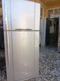 ثلاجه نضيفه أكبر حجم سعرها 250 طباخ شغال على الفحص سعر 125 مكان مدينه ...