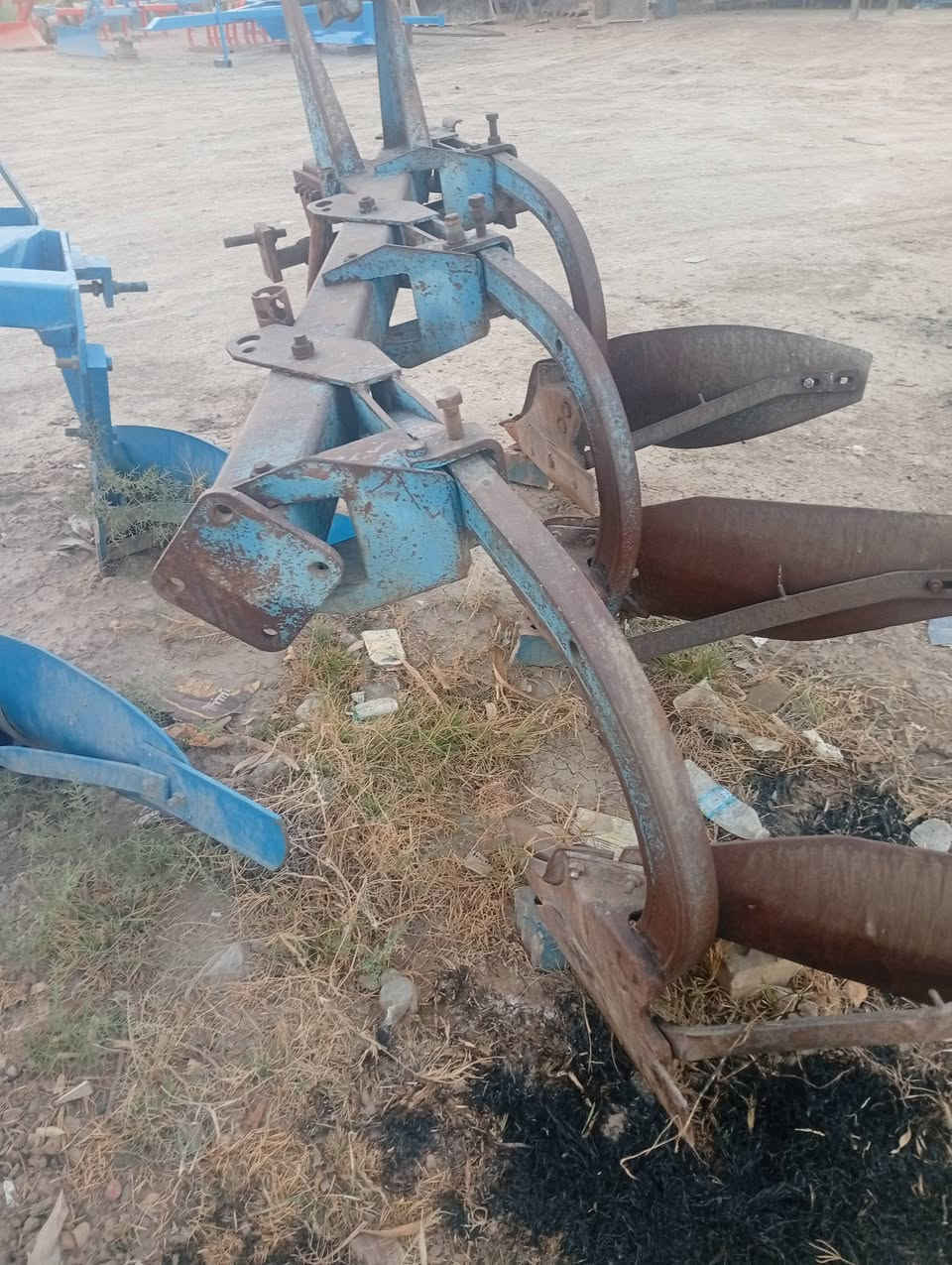 السلام عليكم فدان فروم مستعمل نظيف للبيع المكان الصويرة لاستفسار اتصل ***********
