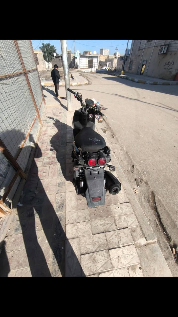 ١٥ يوم صاله طالعه من الحاويه بيع مستعجل اول تبديله دهن ١٦٠٠ وبيه مجال بسيط ***********
