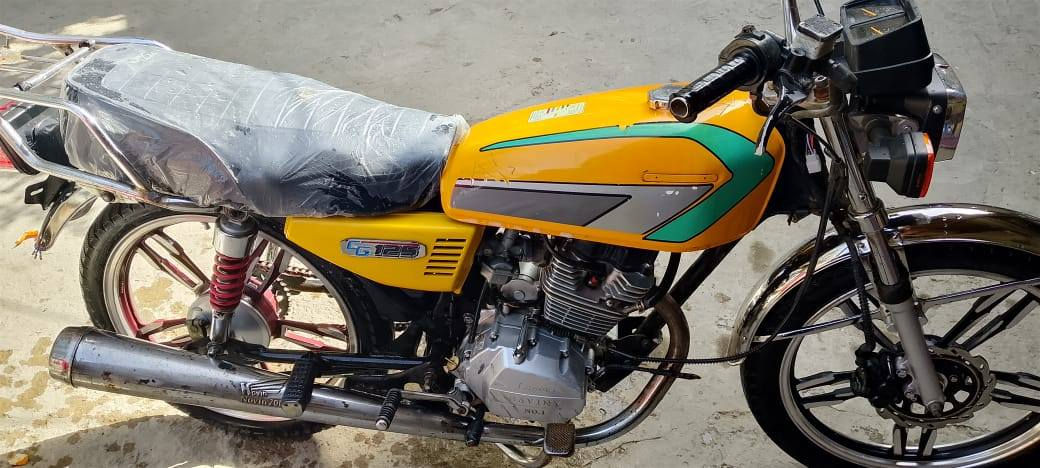 دراجه سافان موديل 2021 دراجه جاهزه كلشي جديد بيهه شغال مكفوله من كلشي مكينه كفاله الاستفسار ***********
