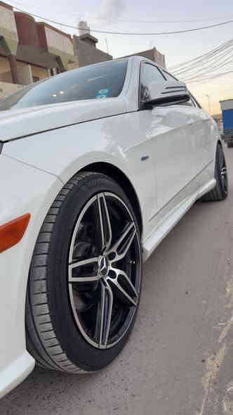 السلام عليكم عندي مارسدس e350 للبيع موديل 2012سياره جديده جدا ماشية 85 الف كم فووول مواصفات بيها قطعة 
بدون بارد بدون شخوط صبغ فقط لاشاصي لالغد لاايرباك رقم بغداد تحويل ثاني يوم مواصفات خاصه 
بانوراما
كشنات تدفئه تبريد 
داخل عسلي 
ويل كب 
كشنات تدليك 
شاشه جبيره 
كامره دواره 
حساسات امامي خلفي 
لايتات زنون 
تبريد قطعتين 
تحكمات 
مري شفط 
اشاير بالمري 
لدات اماميه 
لدات خلفيه 
بردات خلفيه واماميه 
وبيها هوايه مواصفات 
السياره مكانها ابغداد رايدها ب 205وبيها مجال بسيط للاستفسار هذه رقمي ***********
