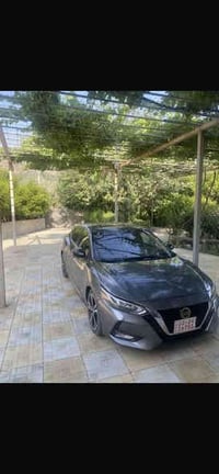 نيسان سنترا موديل2022 سياره بيها ثلاثه قتعه صبغ ارباكات بس استيرن طاك ...