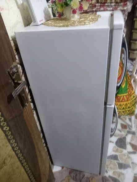 السلام عليكم ثلاجه جديده اخت جديده مداخله تصليح السعر 250 وبيهه مجال مكاني بغداد بلمشتل شارع المطبك ***********
