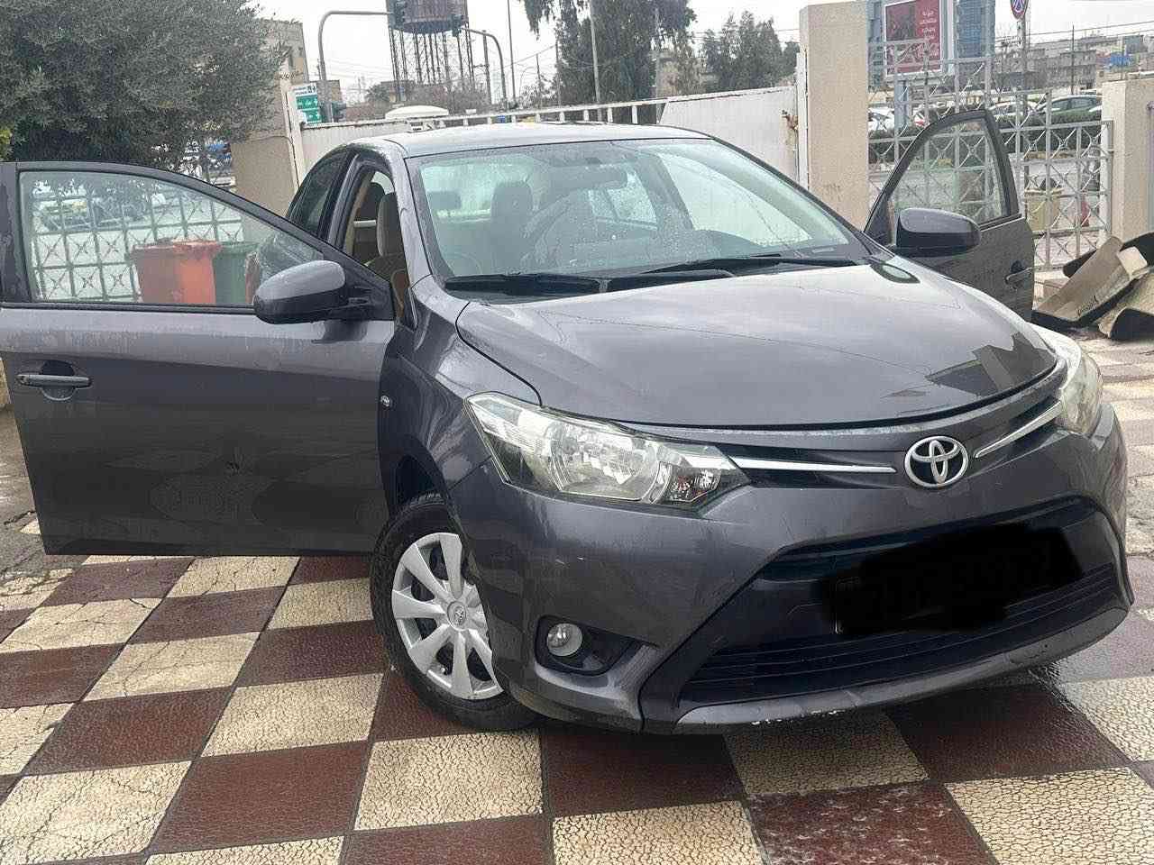 تۆیۆتا یارس ٢٠١٧ فول 
مەکینە گەورەی ناو زەرد
شاشە و کامیرا
بێ سبوخ 
یەك بست تعدیل جاملخی سەیاق
گێر و مەکینە تبرید سارد و گەرم بەشەرت
رەقەم باریك سەنەوی بەسەر چووە
بەناوکردن و وەکالە بەشەرت
نرخ : ١٠٧ مجال
م / *********** أربيل, العراق
