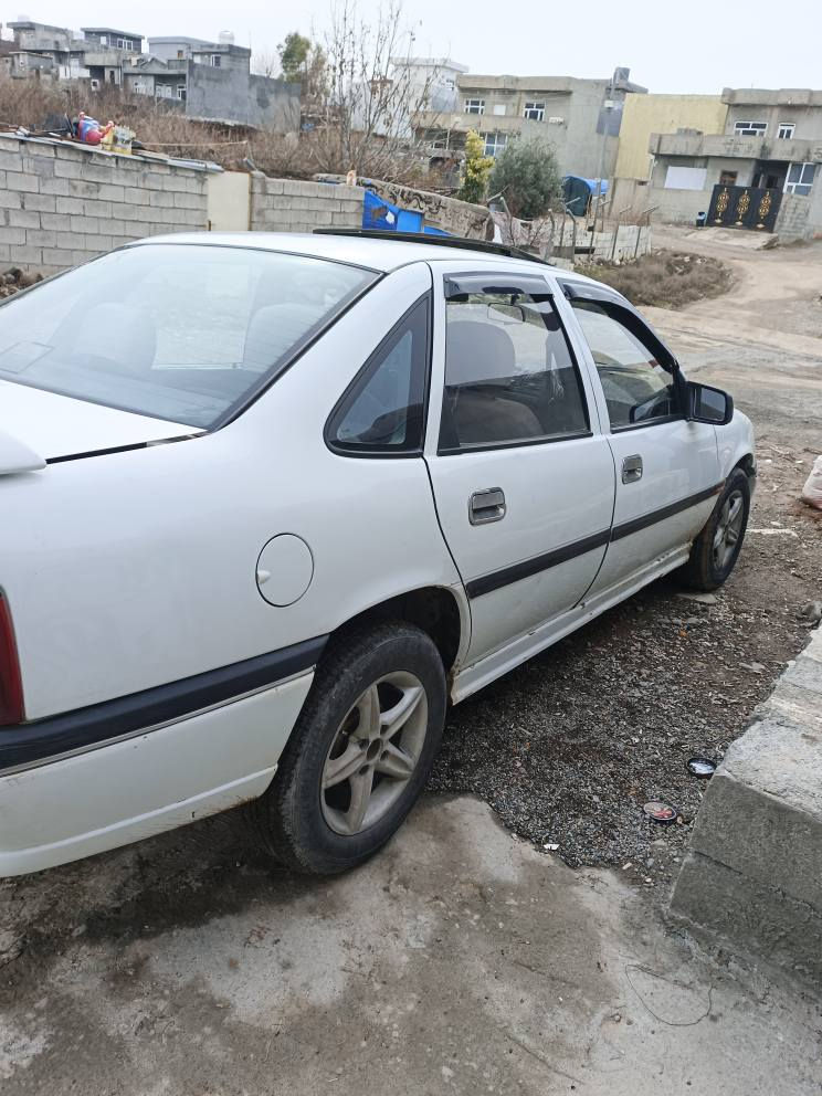 ‎ئۆپل ڤیکترا 
‎مۆدیل ١٩٩٣
‎گێرعادی
‎دوو پارچە سبوغ 
‎٤٢ محامەلە 
‎غرامەی ٤٠٠٠٠٠ لە سەرە دوای محامەلە دەدرێتەوە 
‎رەقەم موبایل ***********
‎*********** شقلاوة, أربيل
