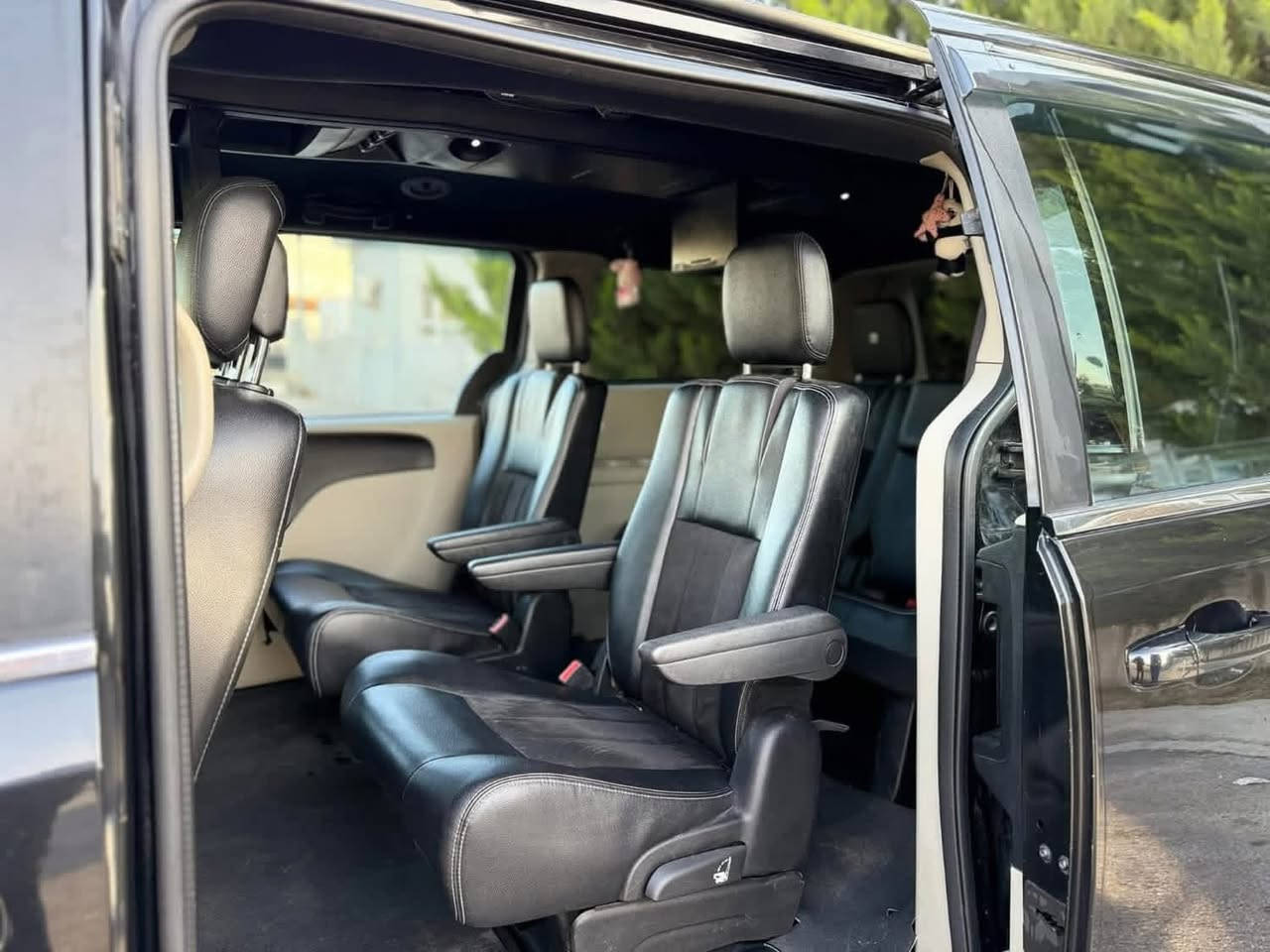 Dodge Grand Caravan
دوج كراند كارافان الجديد 2019
مواصفات  Vip الفئة Dodge Sxt

محرك 6 سلندر حجم 3600 vvt

دبل سويج تشغيل عن بعد

تبريد مركزي 3 قطع 

شاشة حجم كبير و كاميرة دوارة بلوتوث aux 

ابواب كهيربايي مع صندوق جةك

فتح الابواب عن طريق الكونترول و غلق الابواب 

تحكم ستيرين فول 

دبل كير اوتو و عادي 

كشنات جلد  وكشن السايق كهربايي و مساج

شاشات DVDبالقمارة
مرايات  الجوانب هيتر  

ماشي 130الف مايل فقط 
7 راكب 
للسعر علق برقم ٢ ياتيك مباشر
السيارة كفالة بدون قطرة صبغ   
سيارة بيها سيستم غاز
رقم التواصل ***********

العنوان دهوك

