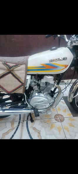 دراجه.هونده خمسه كير  للبيع  شاصي احمد شهاب  2018 ودراجه 2024 برغي  مامفتوح بل مكينه كهربائيّات كله شغاله  .  شراي تصل *********** او وت ساب
