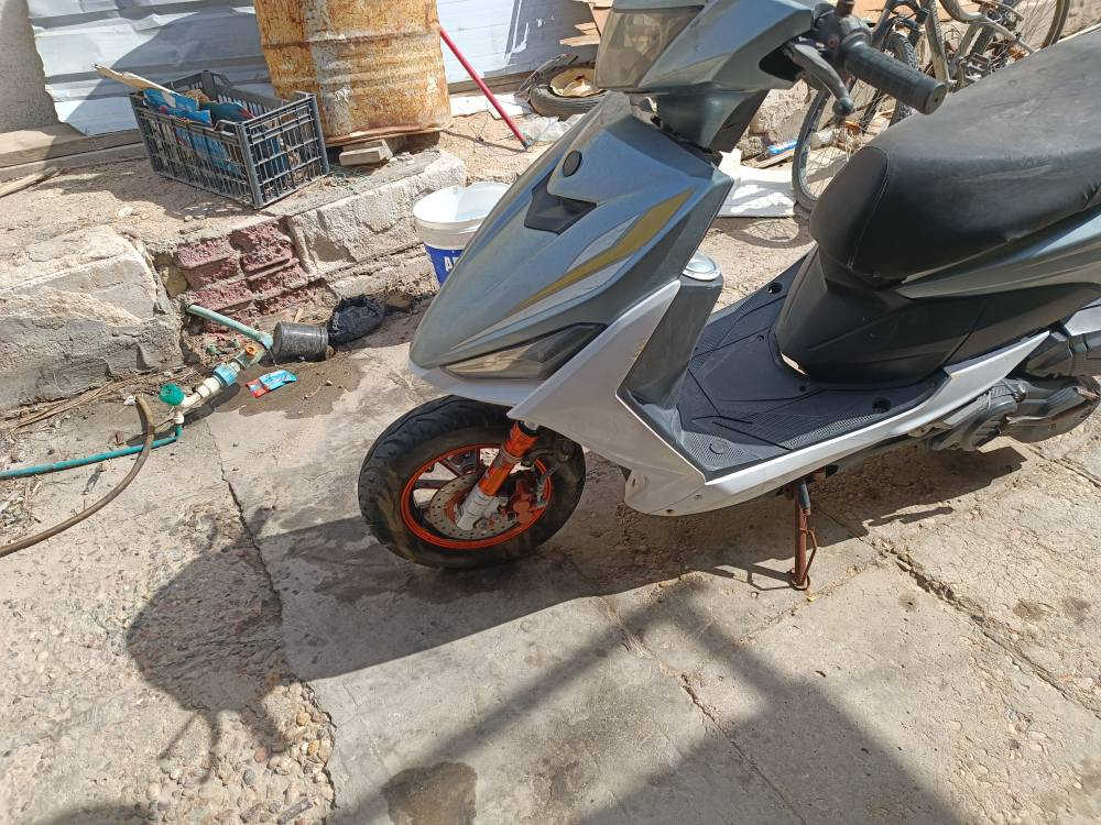 السلام عليكم دراجة اف اس للليع كوم حديد
الدراجة جانت تشتغل وكلشي مابيه  بس انتركت وهسه الهندر كاظ ماينزل 
سويج وبصمة 
ابيعه كوم حديد ب 175 الف بيه مجال بسيط 
مكاني بصرة بالجبيلة 
رقمي _***********
0️⃣7️⃣7️⃣4️⃣0️⃣3️⃣9️⃣8️⃣3️⃣9️⃣5️⃣ البصرة, العراق
