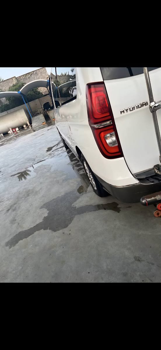 سلام عليكم للبيع ستاركس  موديل 2020 رقم بغداد تحويل ثاني يوم سنويه ل٣٠ باب الصندوك مبدل بلادي او بيها بارد فقط رقم الهاتف ***********
