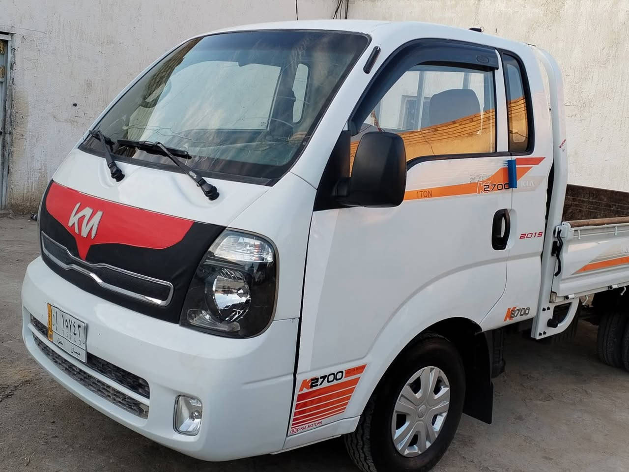 سيارة كيا حمل 2016
السعر 95
سياره بكيت مانت الله بس اليدور نضيف يخابر ويبشر
رقم ميسان مشروع وطني 
سيارة كفالة عامة من الصبغ والتبديل والضربة وحتى البارد
سيارة جديده ما متعوبة 
مكينة مكفولة شرط برغي ما مفتوح بيها   مشروع وطني تحويل مباشر
رقم شاصي واضح جداً
شاصي مكفول 
تبريد وتدفئة كلها شغالة وضع شركة
تخم تاير جديد 
كهربائيات كلها شغالة 
مكان السيارة ناصرية للاستفسار اكثر ***********
