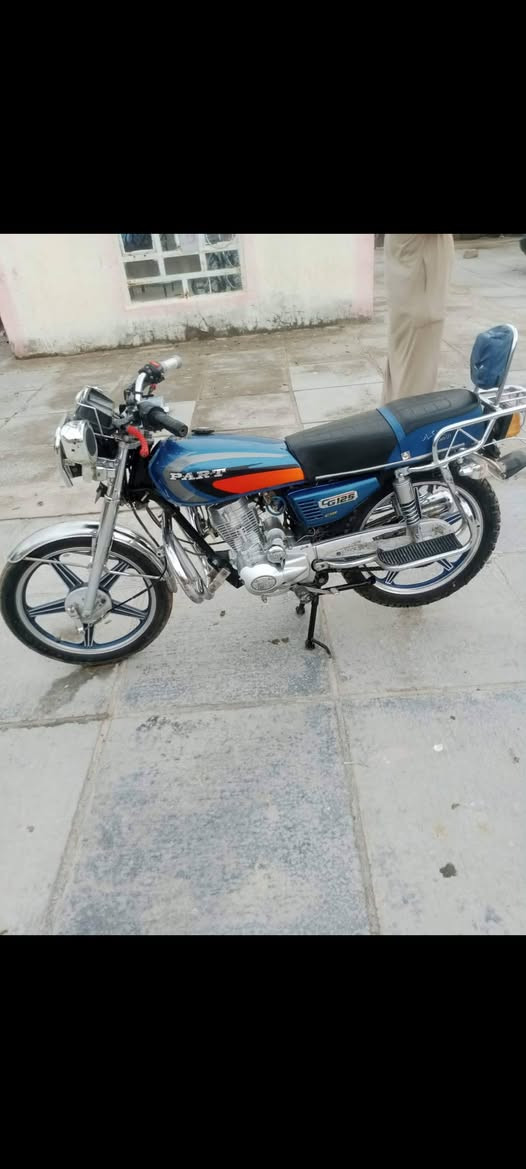 سلام عليكم دراجه للبيع بارت كلك كلك كلك موديل 23بعدهي بل جيس مكينه كرتون مكان شطره شراي يتصل مكلف بل نشر  ***********
