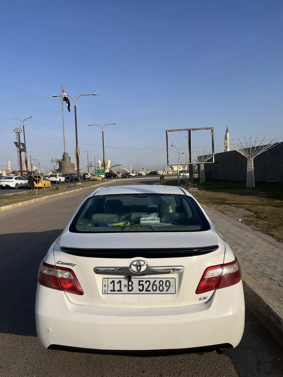 كامري ٢٠٠٧امريكي
محرك اربعة سلندر جديد قبل فترة اخذتة 
حادثها جاملغ وبنيد
رقم بغداد بأسمي تحويل ثاني يوم 
108بيها مجال بسيط 
مكانها فلوجة
***********
