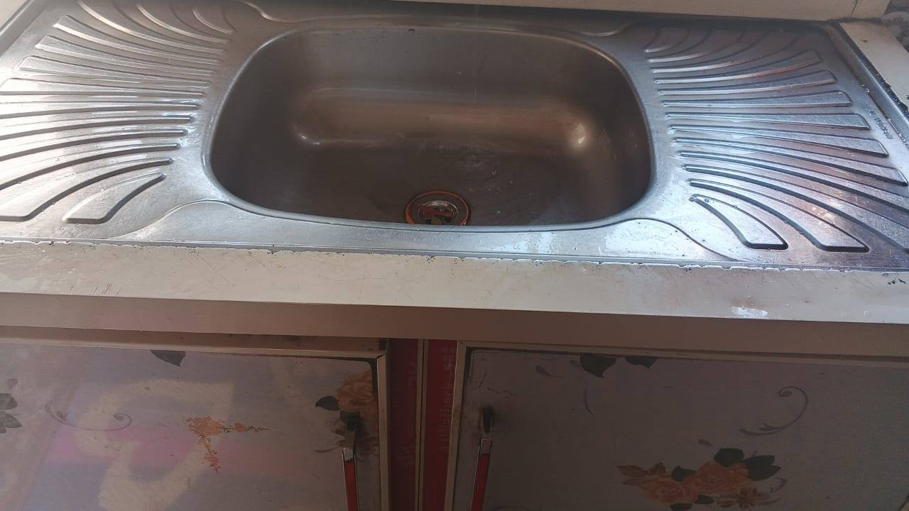 كاونتر ٣مترات مع سنگي متر ونص للبيع
الرقم: ***********
