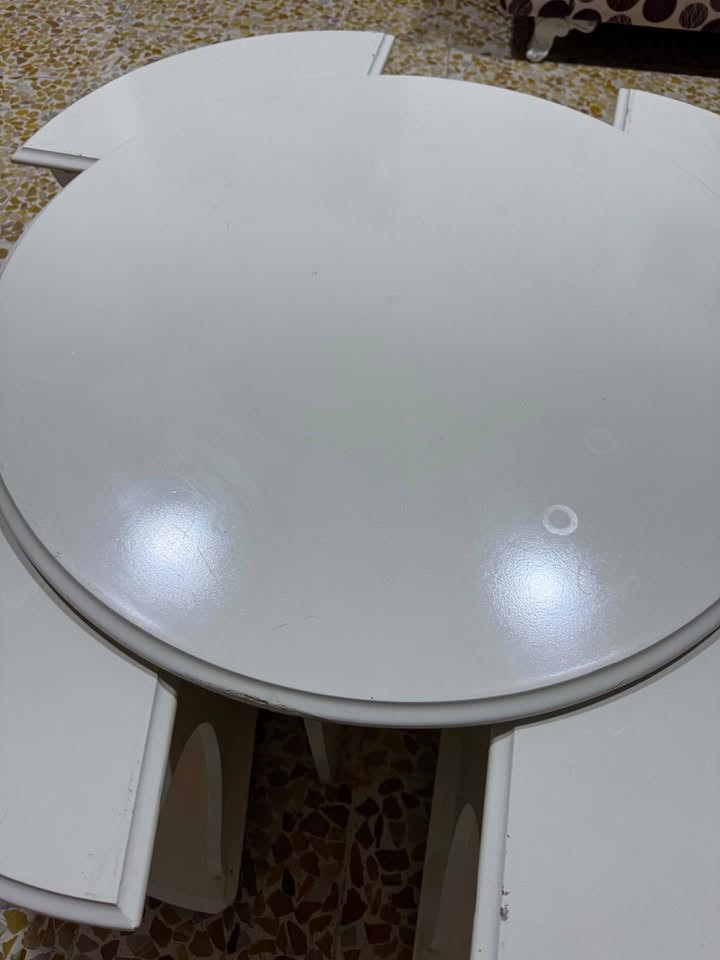 السلام عليكم طباخ وميز  وطبلات وشاشة حجم ٤٠ سم للبيع شرط النظافة والعمل اخو الجديد للتواصل واتساب او اتصال 
على الرقم *********** مكان موصل حي الوحده
