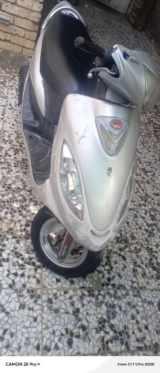 السلام عليكم دراجه كامكو g2 دراجه نضيفه مكينه ناعمه  كلجات جديده 
مكاني مجر
السعر  650وبي مجال للشراي 
***********
