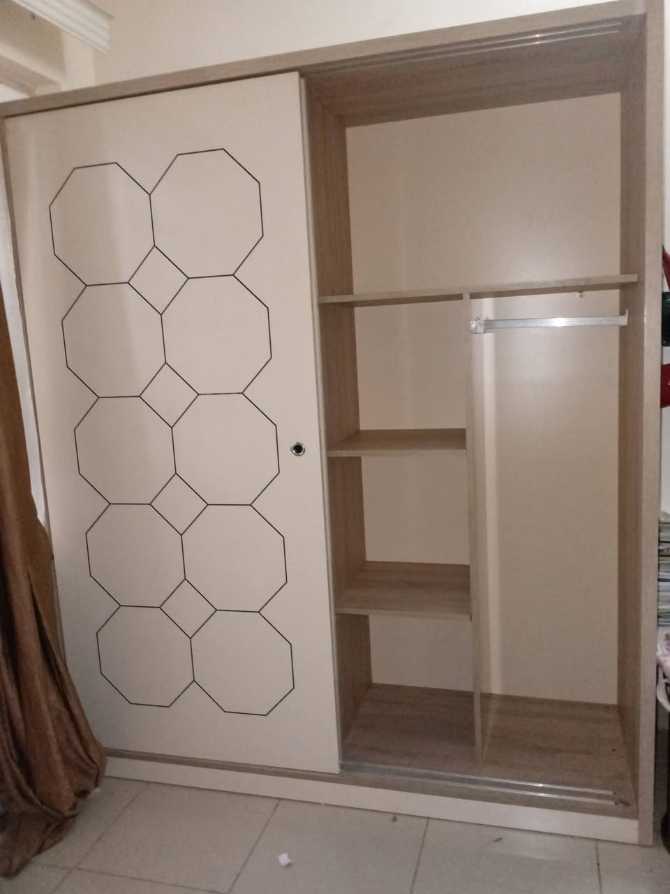 للبيع عينكاوه
كنتور عدد 2 نفس الموديل 
اللواحد 150 الف 
تواصل خاص او تعليق


**إذا كنت صاحب هذا الإعلان وتريد حذفه لأي سبب، رجاءا أرسل رسالة إلى الدعم الفني**