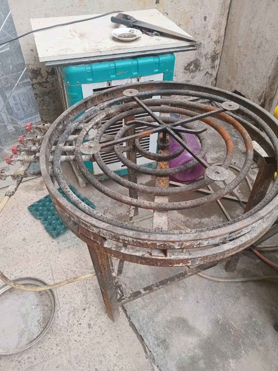 طباخ كنافه للبيع شغال كامل السعر 
٢٠٠
*********** بغداد, العراق
