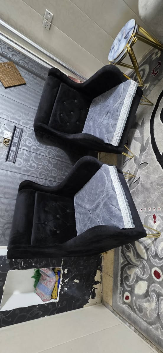 للبيع  طقم قنفات 7 مقاعد بلوك تركي  نضيفات شرط لا كسر ولا شك  السعر 250  الف بغداد مدينه الصدر ***********
