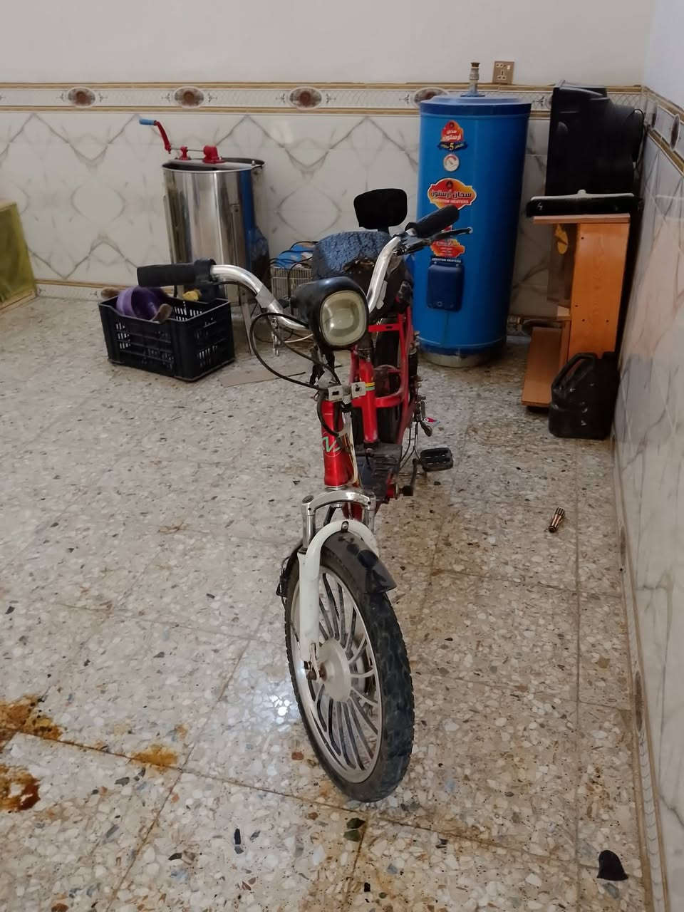 باسكل شحن للبيع موديل 2018 حجم 20 شغال بدون بطاريات السعر ٣٠ ألف وبي مجال قليل المكان كربلاء الحر منطقة الجمالية رقم  الهاتف ***********
