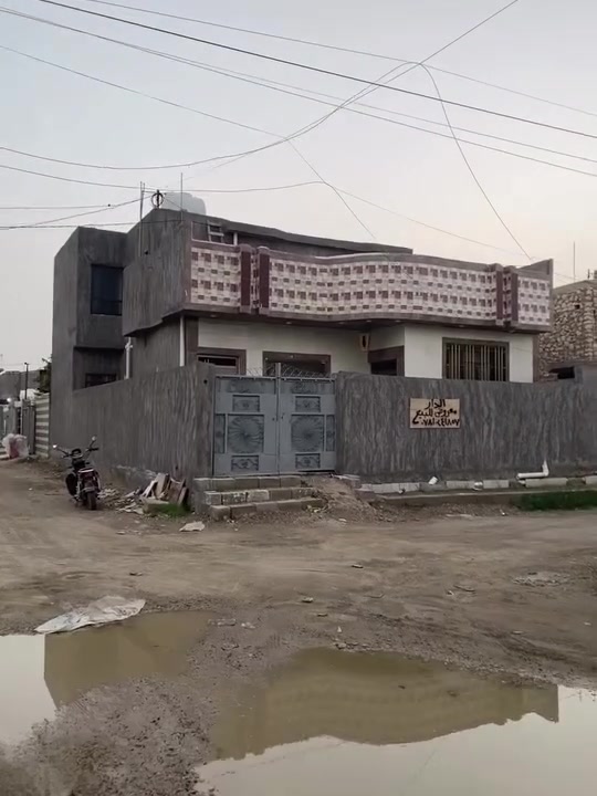 سلام عليكم للبيع بيت الانبار هيت بحي الخضر خلف دائره مال كهرباء قرب شركه صدى الناعور لسياحه وسفر البيت مساحته ٣٧٥ بناء جديد وبعده ما مسكون بيت طابقين طابق الاول غرفتين وديوانيه ومسلك ومطبخ وصحيات خارجيه وداخليه وطابق ثاني غرفتين وصحيات وسطح البيت كله سيراميك لبيت تجاوز وبي معامله مال طابو كامله يعني مكفول من الكص نهائي سعر ١٠٠ وبي مجال.


**إذا كنت صاحب هذا الإعلان وتريد حذفه لأي سبب، رجاءا أرسل رسالة إلى الدعم الفني**