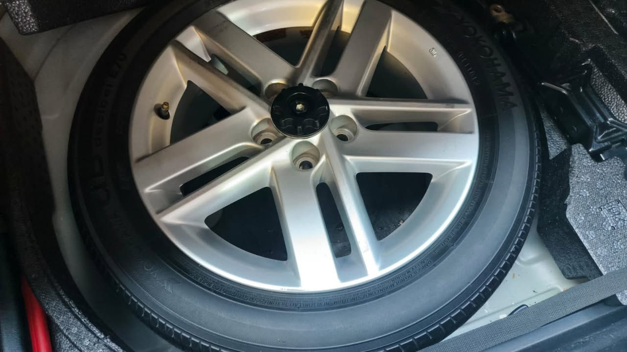 السيارة خليجي موديل 2014
حساسات خلفي امامي
كشنات كهرباء 
الجام كله اوتو
زنون بلادي 
بصمة تشغيل +بصمة بيبان 
تبريد ثلاث قطع 

شاشة ديجيتال +شاشة اعطال 
حاكية 
نضام صوت ليكزون 
استيرن كهرباء 
ثلاث وضعيات قيادة اوتو 
طخم تاير +محرك +كير+باتري جديد 
حادث بسيط وخفيف نص قطعه من جاملغ خلفي ونص من باب خلفي جه اليسار
السعر145 وبيه مجال بسيط 
 سياره احلى من الصور
للتواصل على رقم الهاتف ***********
