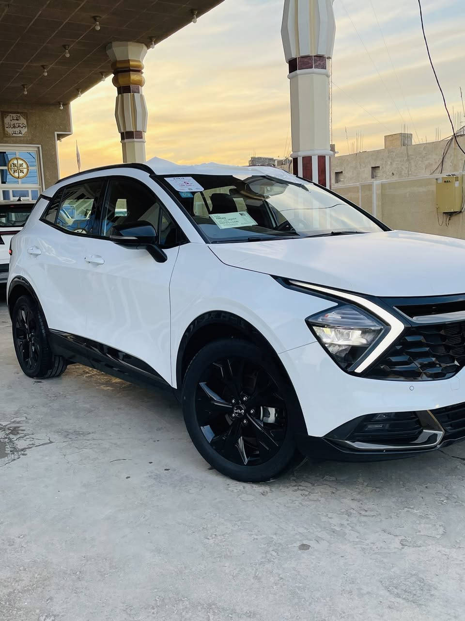 السلام عليكم
كيا سبورتج 2025 بلاك اديشن الدولية 
‏‎ماشية 11 الف  رقم بغداد مشروع وطني بسمي تحويل مباشر مكفولة من الصبغ والتبديل 
‏‎مواصفات
داخل زيتوني جلد //صندوق خلفي كهرباء 
//مكينه 2000 // بصمه تشغيل //تشغيل عن بعد // مقاعد الاماميه كهرباء // كشنات تدفئه
‏‎//شاشة كبيرة // كامرة خلفية//حساس أمامي خلفي // تبريد قطعتين // درايف مود // مري كهرباء // بك لايت خلفي LED //
السعر 245 بيها مجال 
‏‎العنوان  بغداد
رقم ***********
