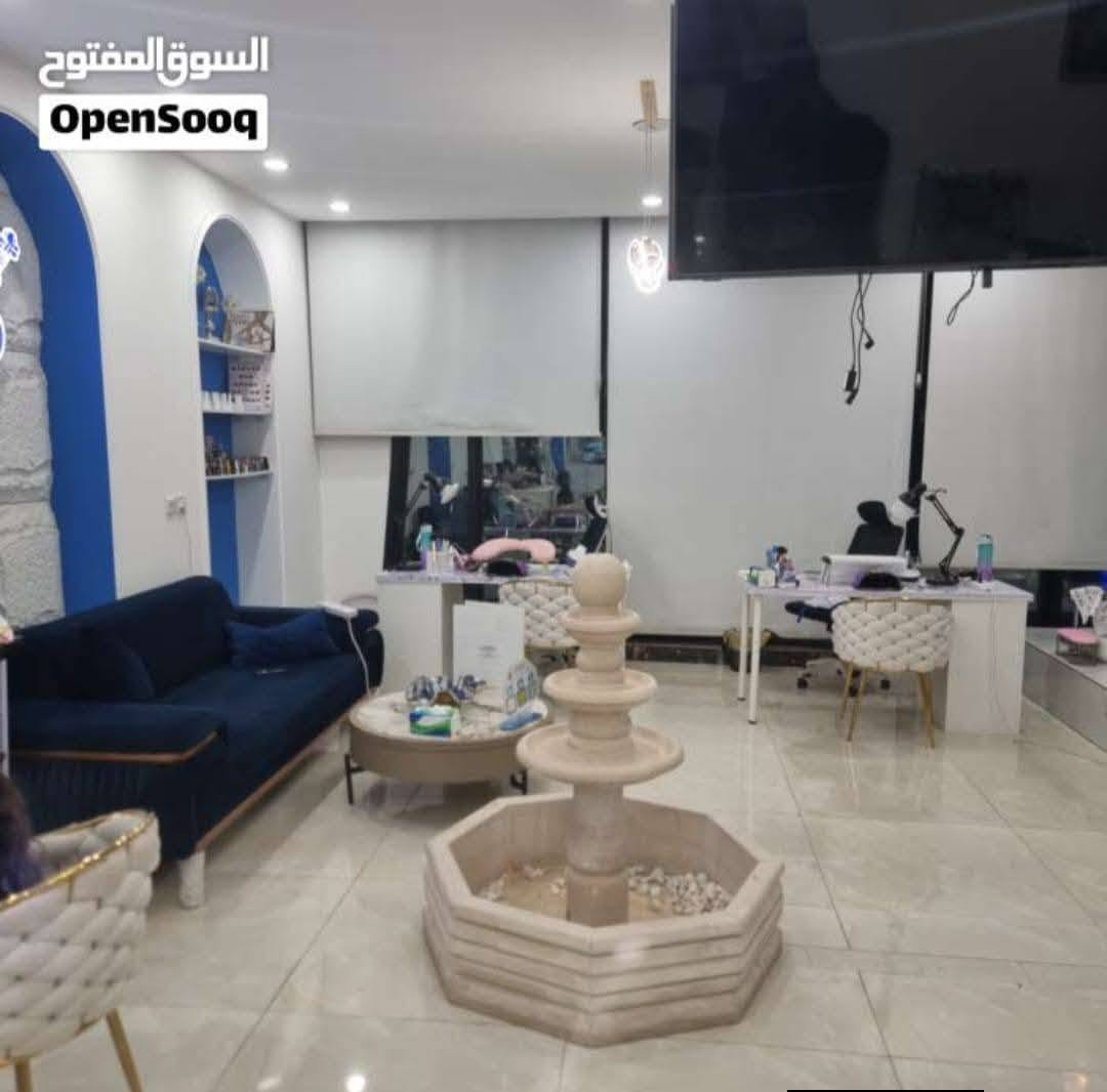 🌟 فرصة استثمارية ممتازة: مركز عناية وتجميل متكامل للمرأة للبيع 🌟
لعدم التفرغ، يعلن مركز تجميل وعناية نسائي راقٍ ومتكامل عن معروض للبيع بكافة طابوته وتجهيزاته الحديثة والعصرية.
​📍 المواصفات العامة:
​المساحة: 200 متر مربع (مستغلة بالكامل بتصميم داخلي مريح يضمن الخصوصية والراحة التامة للزبائن).
​الحالة: جاهز للتشغيل الفوري مع توفر كافة الأجهزة والمعدات والديكورات الفاخرة.
​💇‍♀️ الخدمات والأقسام المتوفرة في المركز:
​المركز مجهز بالكامل لتقديم باقة شاملة من الخدمات التي تلبي جميع احتياجات المرأة:
​حمام مغربي وساونا: مجهز بأحدث المنظومات لتقديم تجربة استرخاء واستجمام فاخرة.
​قسم المساج والسبا (Spa): غرف مخصصة ومجهزة بالكامل لأجواء هادئة ومريحة.
​العناية بالبشرة: أجهزة ومواد متطورة مخصصة لتنظيف، تفتيح، ومعالجة البشرة.
​قسم الشعر: كراسي ومحطات متكاملة للتسريح، الصبغ، العناية، والمعالجات الحديثة.
​قسم الأظافر (بدكير ومنكير): كراسي مريحة ومعدات حديثة للعناية بالأظافر وتزيينها.
​قسم الرموش: ركن مخصص ومضاء لتركيب وتجميل الرموش بدقة عالية.
​✨ مميزات إضافية للمركز:
​ديكورات حديثة وأنيقة تناسب أرقى الأذواق وبحالة ممتازة.
​موقع حيوي ومميز [   بغداد / زيونة خدمي مول دريم ستي].
​📞 للمعلومات والاستفسار عن السعر:
​للمهتمين والجادين بالشراء، يرجى التواصل مباشرة عبر:
​رقم الهاتف: ***********
***********
​(ملاحظة: البيع يشمل المركز بكامل أجهزته، معداته، وديكوراته).
