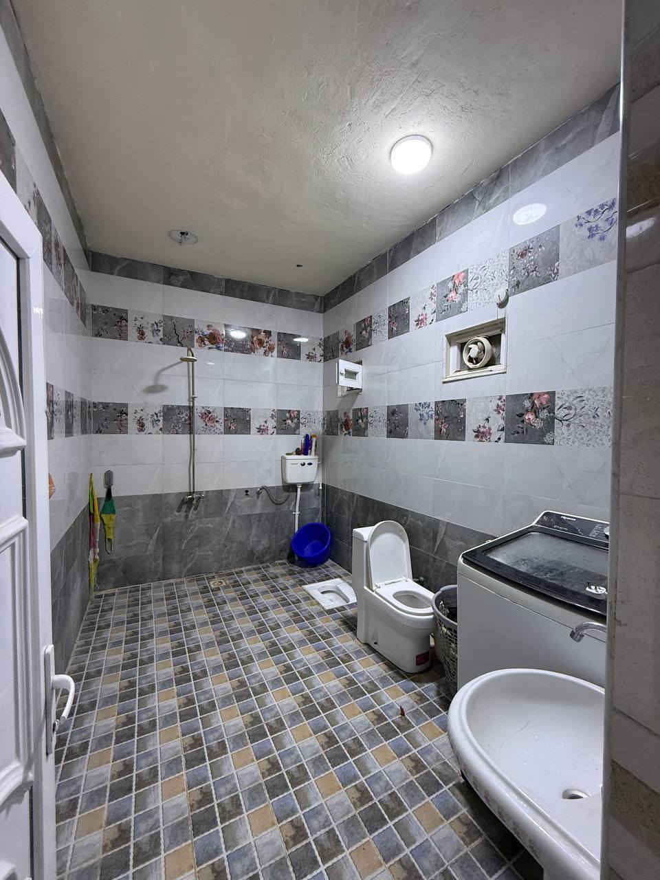 🛑دار للبيع معيمير 🛑
🏠مساحه الدار 400متر يحتوي عل كراج سياره🚘 طابق واحد هول أو صحيات و  غرفتين وحديقه 🌿

للاستفسار متواجد عل نت/***********
