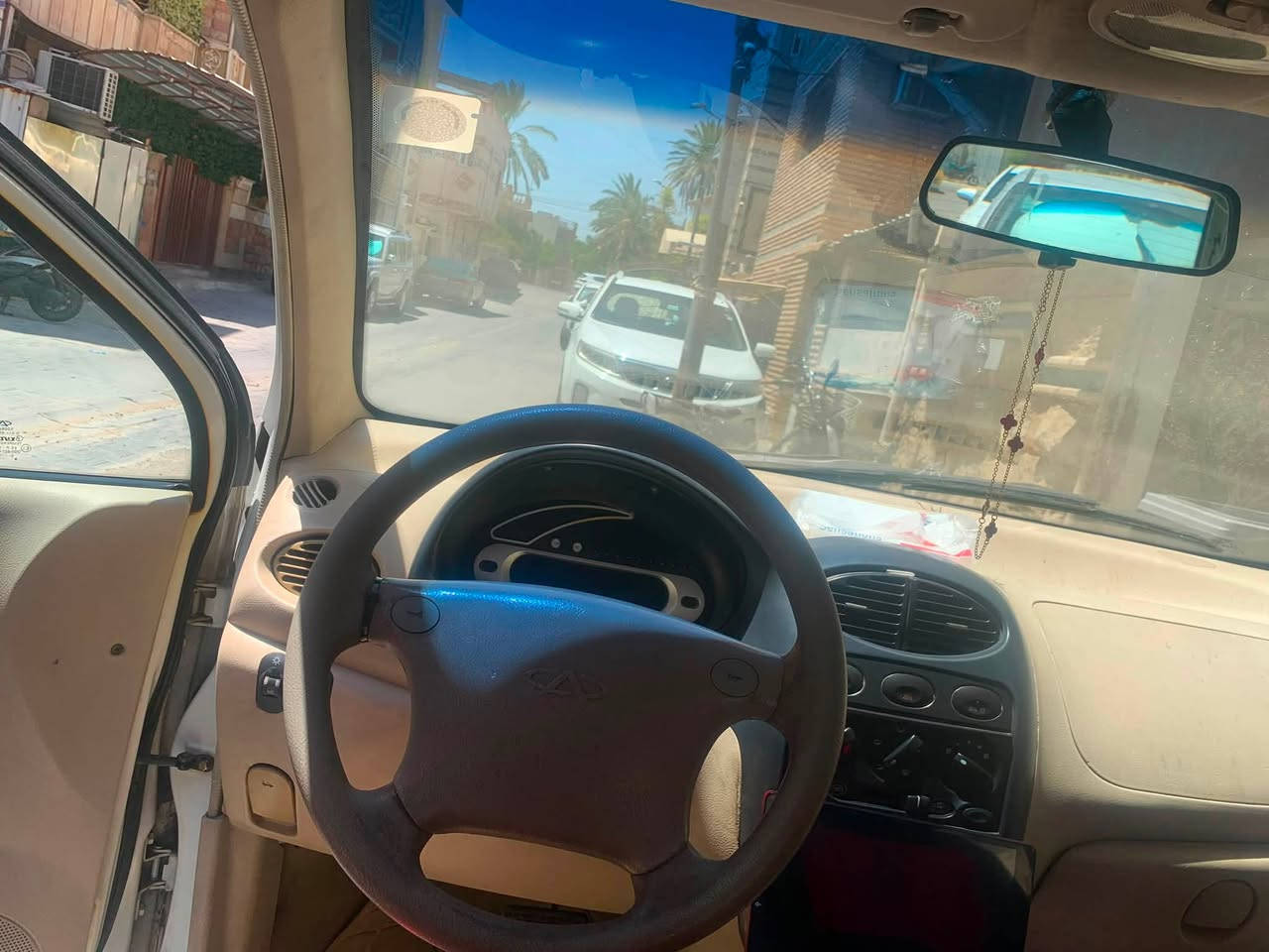 السلام عليكم
كيوكيو ٢٠١٠ 
سياره نظيفه مكينه وكير وتبريد كله تمام 
اضافه شاشه وكاميره خلفية واماميه داش كام 
الكير تحوير دكم .
السعر :٣٠ وبيها مجال 
بغداد الاعظمية 
***********
