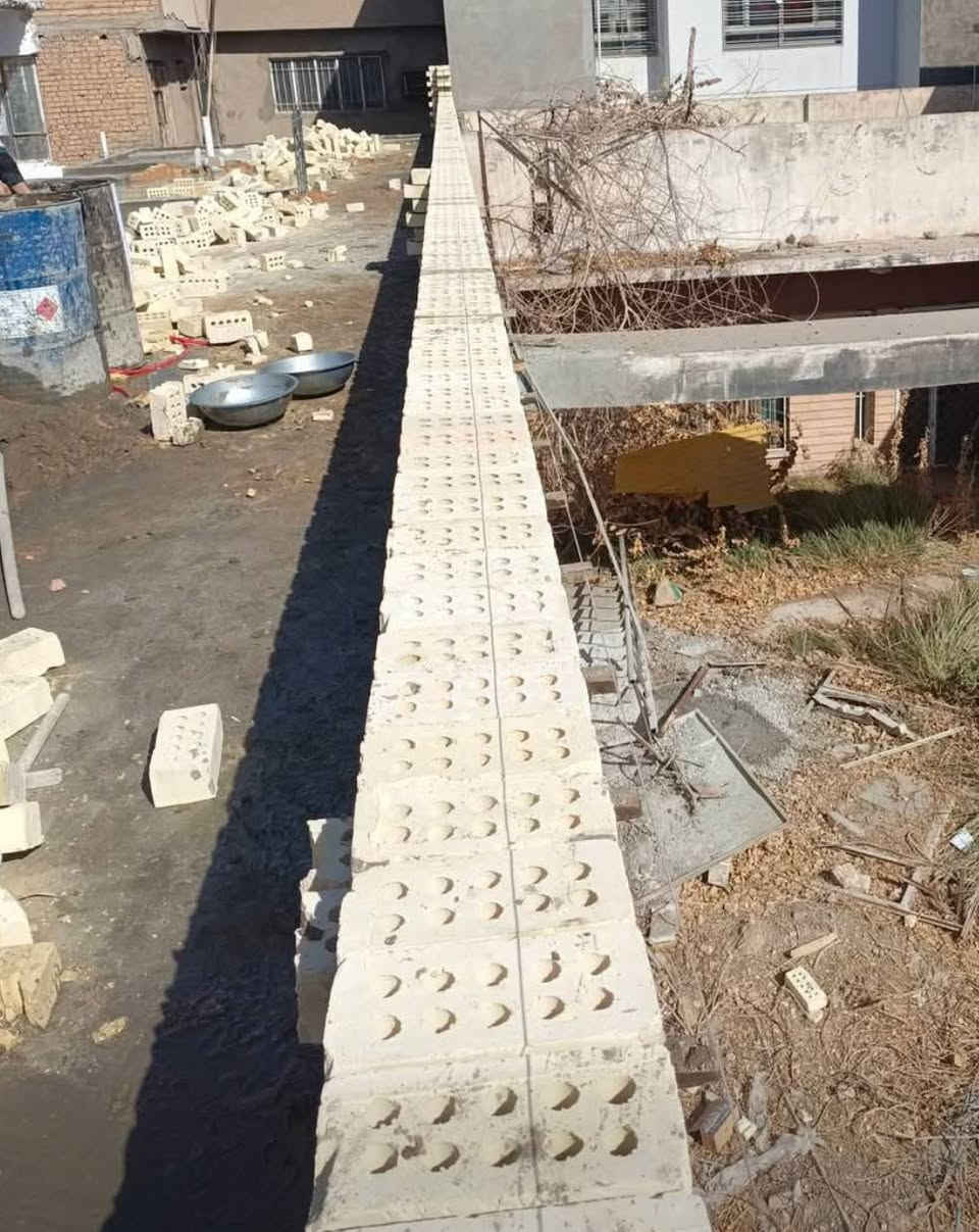 خلفة بناء اشتغل بكل مناطق بغداد الدبل الارظي 350الاول 450متفرق حاليآ الاتصال ***********او مراسلة الصفحه
